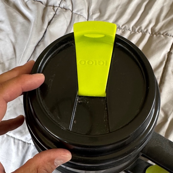 Igloo Black and Silver Mug with Yellow Accent - Picture 5 of 5